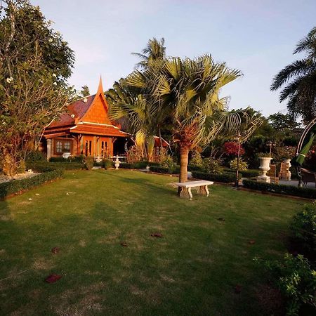 Готель Baan Sang Pathum Rawai Екстер'єр фото